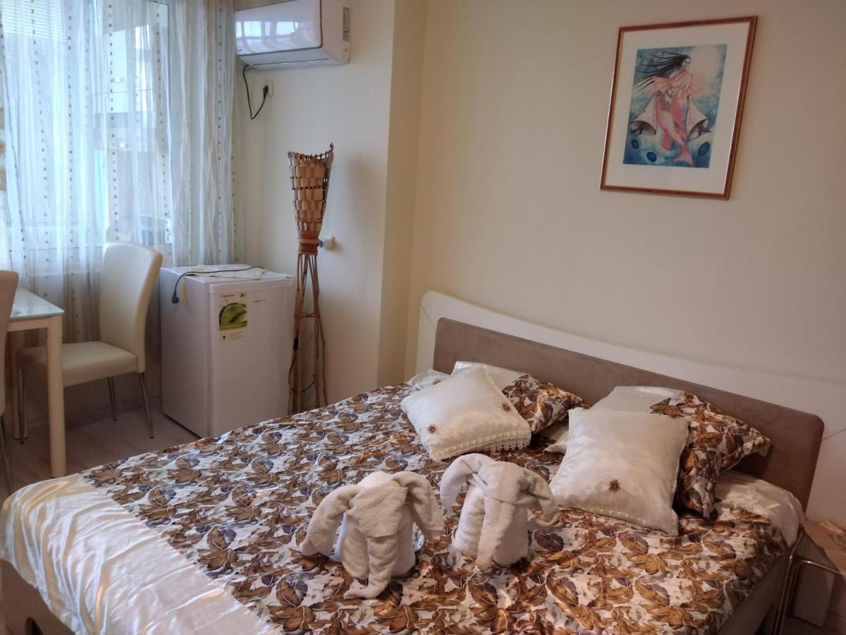 Къща За Гости Синьо Лято Pomorie Exterior photo
